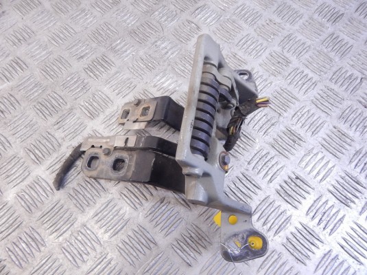 Петля крышки багажника BMW 5-series (E60/61) 41 62 7 210 668