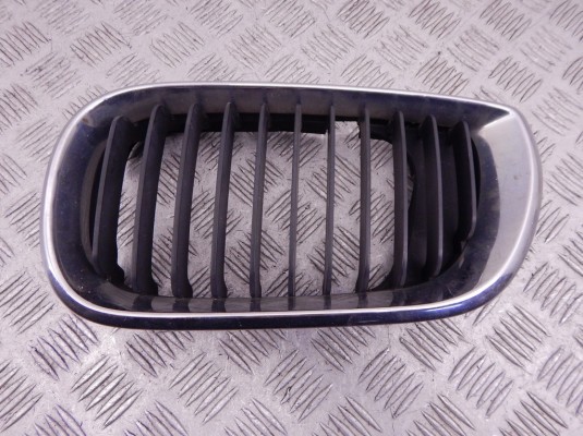 Решетка радиатора BMW 3-series (E46) 51 13 7 042 961