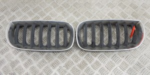 Решетка радиатора BMW X3-series (E83) 51 13 3 402 909