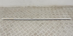 Молдинг стекла двери задней правой наружный BMW 5-series (E39) Молдинг стекла двери задней правой наружный BMW 5-series (E39)