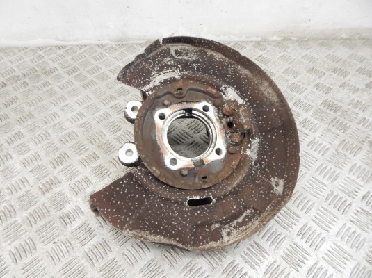 Ступица задняя правая BMW 7-series (F01/02) 33 32 6 796 498