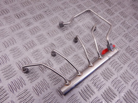 Топливная рампа BMW 3-series (F30/31) 13 53 7 585 411