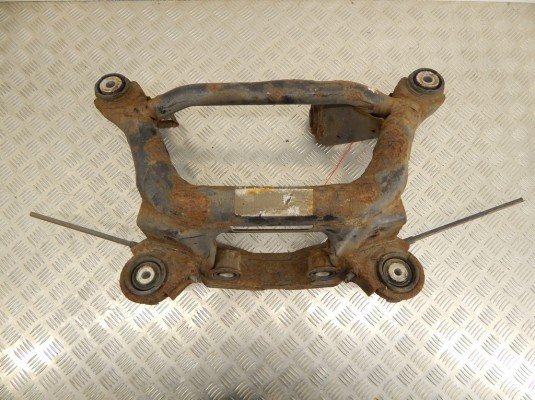 Балка подвески задняя BMW 3-series (E46) 33 31 6 770 865