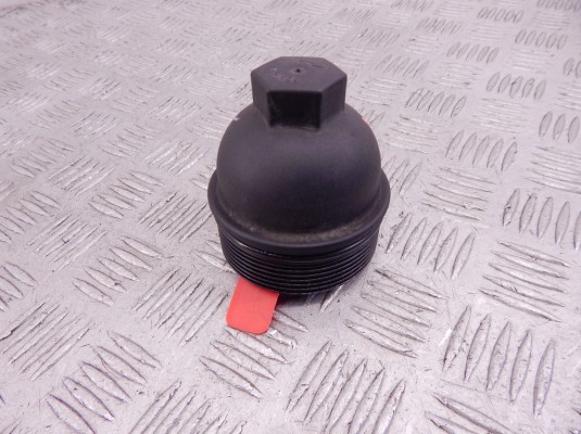 Крышка масляного стакана BMW 3-series (E90/91/92) 11 42 7 808 764 Крышка масляного стакана BMW 3-series (E90/91/92) 11 42 7 808 764