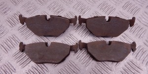 Тормозные колодки задние BMW 5-series (E39) 34 21 6 761 281