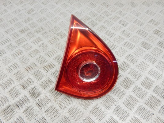 Фонарь крышки багажника левый VOLKSWAGEN GOLF V (2006-) 1k6945093j