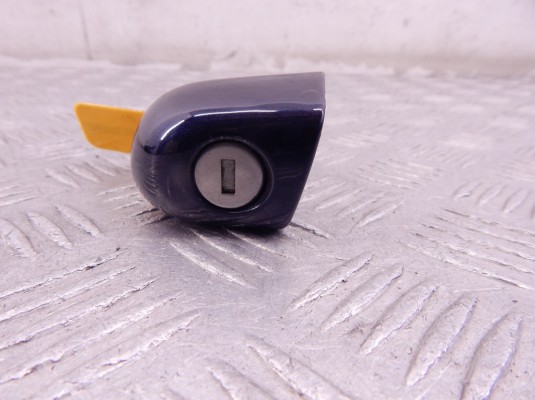 Личинка дверного замка BMW 3-series (E46) 51 21 7 019 975
