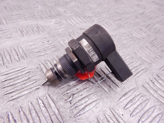 Датчик давления топлива BMW 5-series (E60/61) 13 53 7 805 733 Датчик давления топлива BMW 5-series (E60/61) 13 53 7 805 733