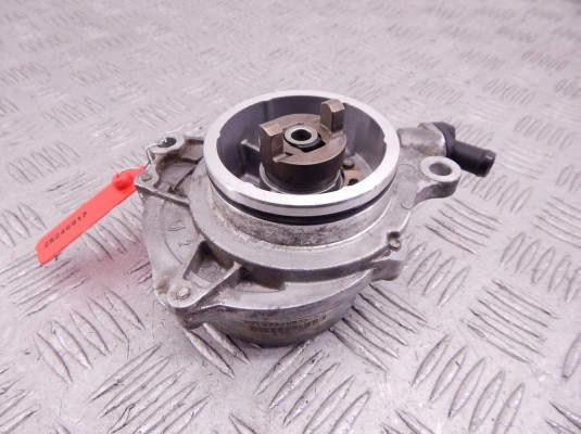 Насос вакуумный BMW X5-series (E53) 11 66 7 786 841 Насос вакуумный BMW X5-series (E53) 11 66 7 786 841