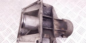 Кронштейн полуоси BMW X3-series (E83) 31 50 7 516 066