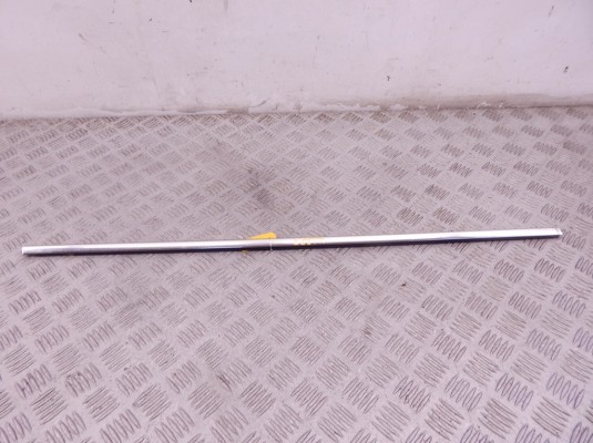 Молдинг стекла двери передней правой наружный BMW 5-series (E39) 51 21 8 159 236 Молдинг стекла двери передней правой наружный BMW 5-series (E39) 51 21 8 159 236