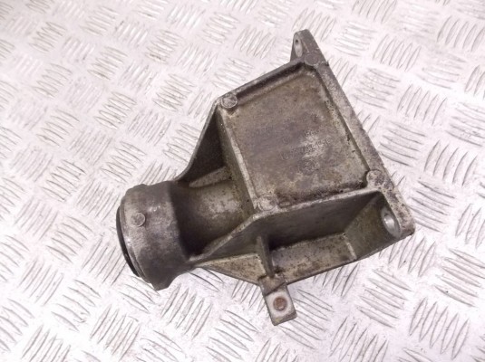 Кронштейн полуоси BMW 5-series (E60/61) 7527386