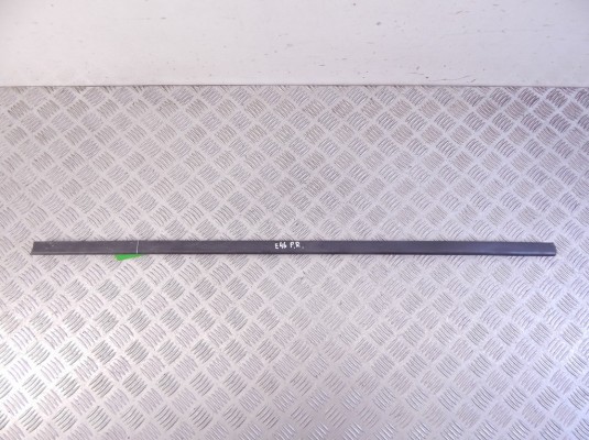 Молдинг двери передней правой BMW 3-series (E46) 51 13 8 208 450