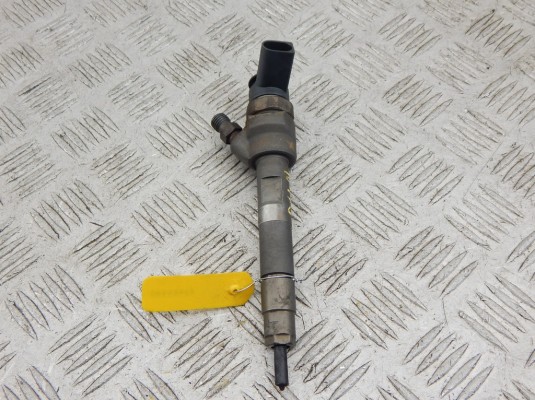 Форсунка BMW 1-series (E87) 13 53 7 798 446