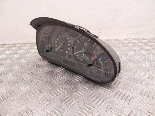 Щиток приборов (приборная панель) BMW 3-series (E46) 62 11 6 956 969