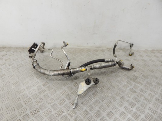 Трубка кондиционера BMW 5-series (E60/61) Трубка кондиционера BMW 5-series (E60/61)