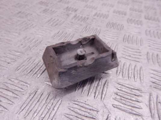 Опора под домкрат (поддомкратная подушка) BMW 5-series (E39) 51 71 7 001 650