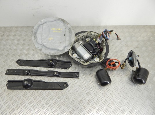 Компрессор пневмоподвески BMW X5-series (E53) 37 22 1 092 349