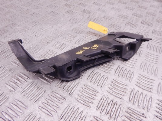 Крепление фары правой BMW 5-series (E39) 63 12 6 904 044 Крепление фары правой BMW 5-series (E39) 63 12 6 904 044