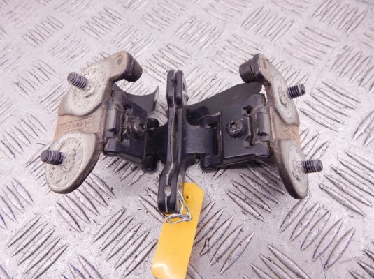 Петля крышки багажника BMW 1-series (E87) 41 62 7 067 219