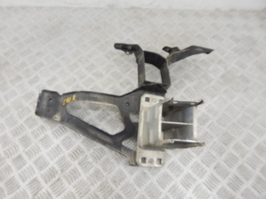 Кронштейн BMW 5-series (E60/61) 51 64 7 033 732