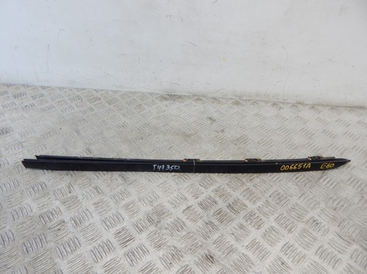 Молдинг стекла лобового BMW 5-series (E60/61) 51 31 7 045 447