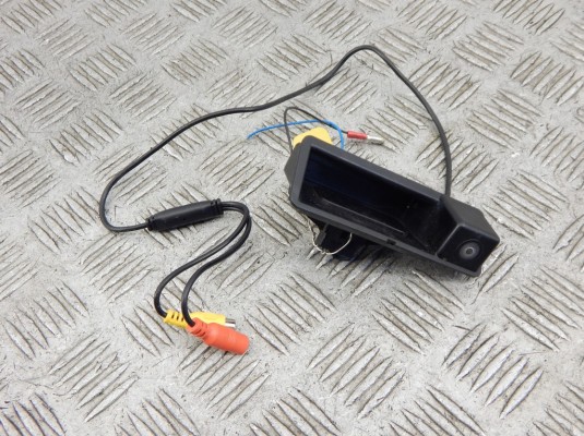 Камера заднего вида BMW X5-series (E70) Камера заднего вида BMW X5-series (E70)