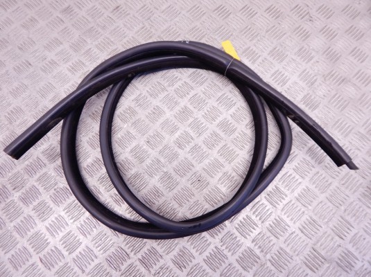 Уплотнитель BMW 5-series (E60/61) 7033776