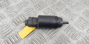 Насос (моторчик) омывателя стекла BMW 5-series (E39) 67 12 8 377 612 Насос (моторчик) омывателя стекла BMW 5-series (E39) 67 12 8 377 612