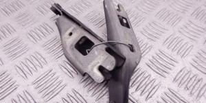 Петля капота BMW 3-series (E36) 41 61 8 135 070 Петля капота BMW 3-series (E36) 41 61 8 135 070