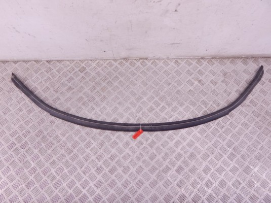 Уплотнитель капота BMW 3-series (F30/31) 51 76 7 255 802 Уплотнитель капота BMW 3-series (F30/31) 51 76 7 255 802