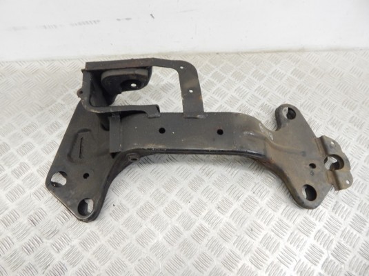 Кронштейн КПП BMW X5-series (E53) 22 31 6 751 228