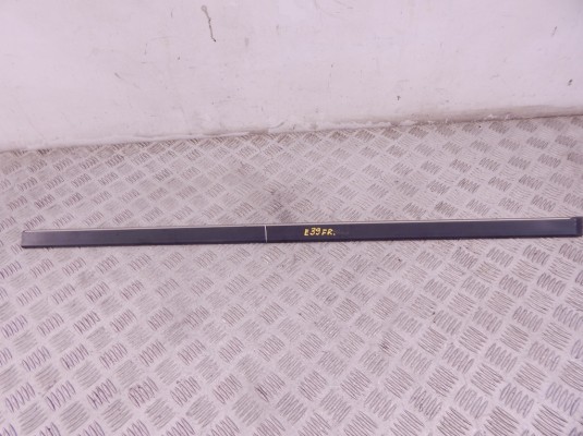 Молдинг двери передней правой BMW 5-series (E39) 51 13 8 184 478