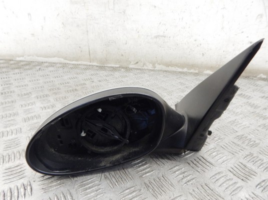 Зеркало наружное левое BMW 1-series (E87) 51 16 7 189 849 Зеркало наружное левое BMW 1-series (E87) 51 16 7 189 849