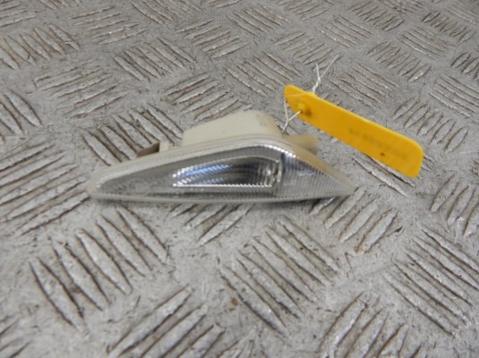 Повторитель передний левый BMW X5-series (E70) 63 13 7 171 007 Повторитель передний левый BMW X5-series (E70) 63 13 7 171 007