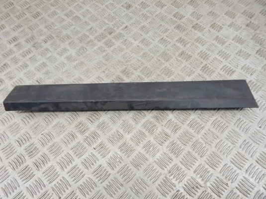 Молдинг двери задней правой BMW X1-series (F48) 51 13 7 352 094 Молдинг двери задней правой BMW X1-series (F48) 51 13 7 352 094