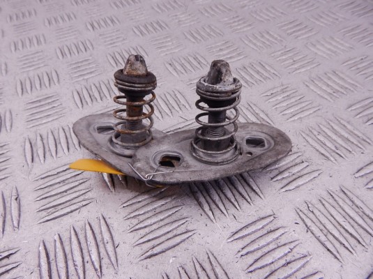 Замок капота BMW 5-series (E39) 51 23 8 176 594 Замок капота BMW 5-series (E39) 51 23 8 176 594