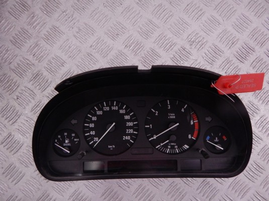 Щиток приборов (приборная панель) BMW 5-series (E39) 62 11 6 914 882