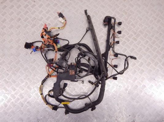 Проводка двигателя BMW 5-series (E60/61) 12 51 7 529 696 Проводка двигателя BMW 5-series (E60/61) 12 51 7 529 696