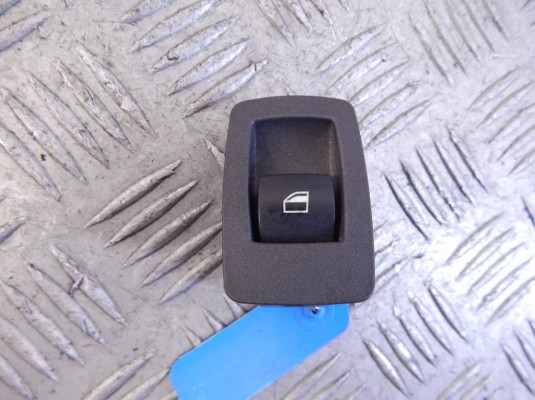 Блок управления стеклоподъемниками BMW X3-series (E83) 61 31 3 404 051