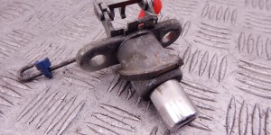 Личинка замка багажника BMW 3-series (E36) 51 21 1 960 245 Личинка замка багажника BMW 3-series (E36) 51 21 1 960 245