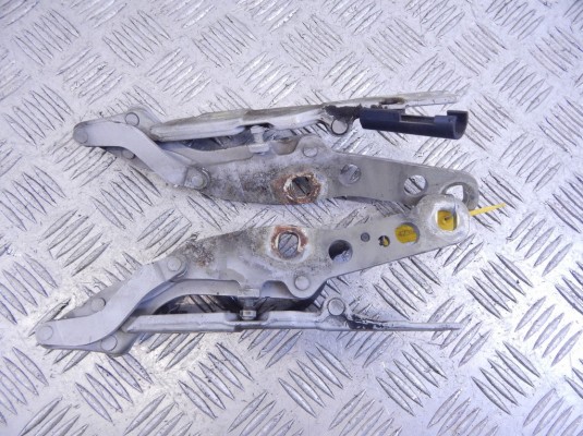 Петля капота BMW 3-series (E46) 41 61 7 028 577