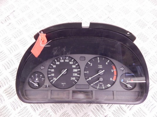 Щиток приборов (приборная панель) BMW 5-series (E39) 62 11 8 381 198