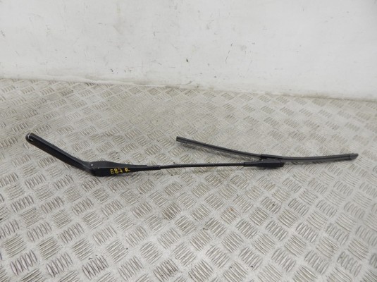 Щеткодержатель (поводок стеклоочистителя, дворник) BMW 1-series (E87) 61 60 7 122 136 Щеткодержатель (поводок стеклоочистителя, дворник) BMW 1-series (E87) 61 60 7 122 136