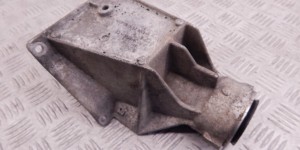 Кронштейн полуоси BMW X3-series (E83) 31 50 3 448 546