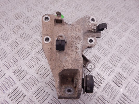 Кронштейн двигателя BMW 3-series (E90/91/92) 22 11 6 760 315
