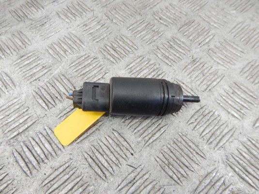 Насос (моторчик) омывателя стекла BMW 5-series (E39) 67 12 8 377 612