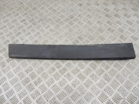 Молдинг двери задней левой BMW X1-series (F48) 51 13 7 352 093 Молдинг двери задней левой BMW X1-series (F48) 51 13 7 352 093