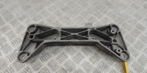 Кронштейн КПП BMW 3-series (F30/31) 22 32 6 796 605 Кронштейн КПП BMW 3-series (F30/31) 22 32 6 796 605