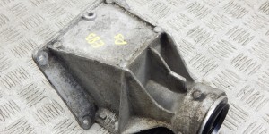 Кронштейн полуоси BMW X3-series (E83) 31 53 7 516 067